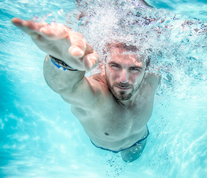适量的游泳能够减肥瘦身